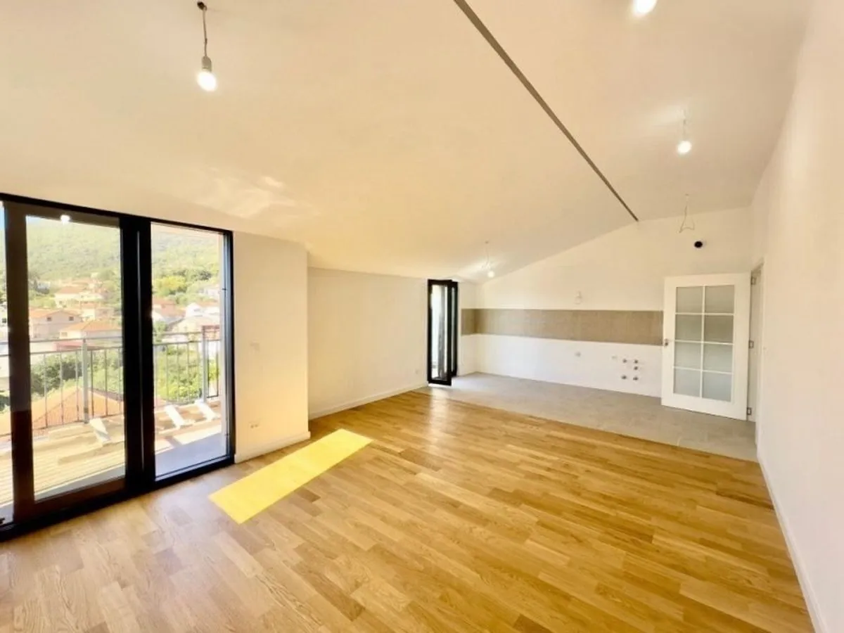 Prodaja, trosoban stan, 88m², Bijela, Herceg Novi