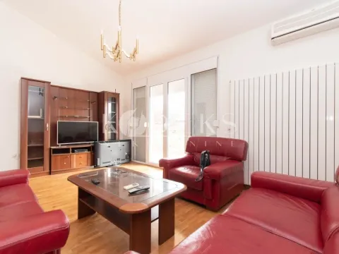 Izdavanje, kuća, 300m², Rogami, Podgorica - image 2