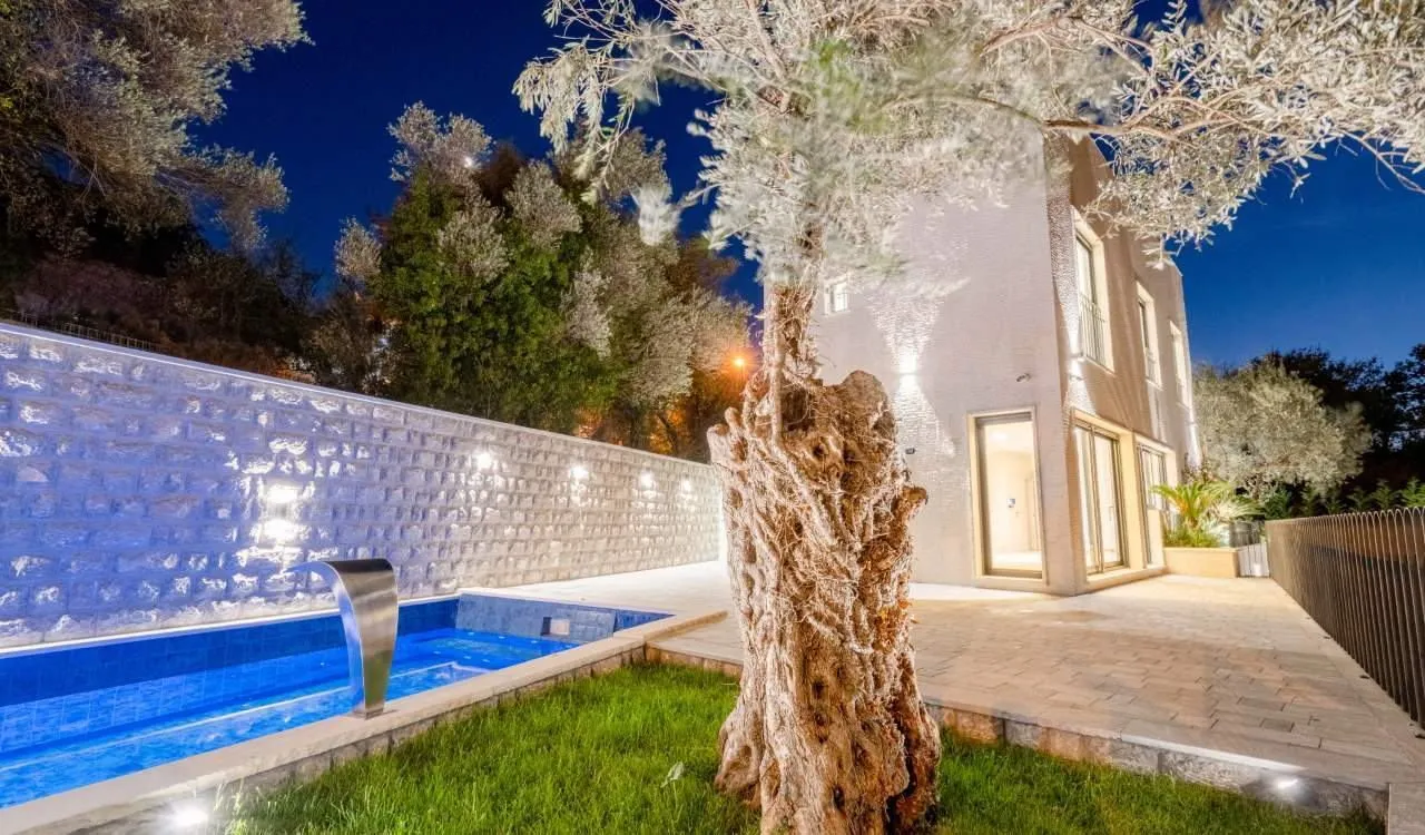 Sale, house, 240m², Kamenovo, Budva