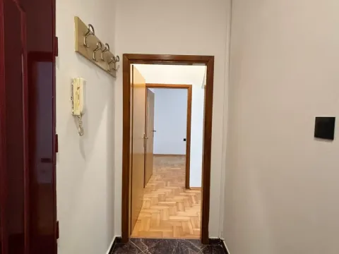 Rent, office space, 60m², Centar, Podgorica - image 9