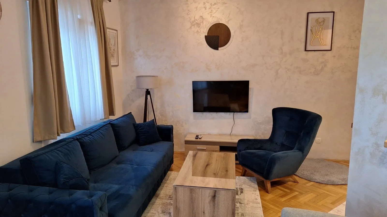 Izdavanje, jednosoban stan, 43m², Stari Aerodrom, Podgorica