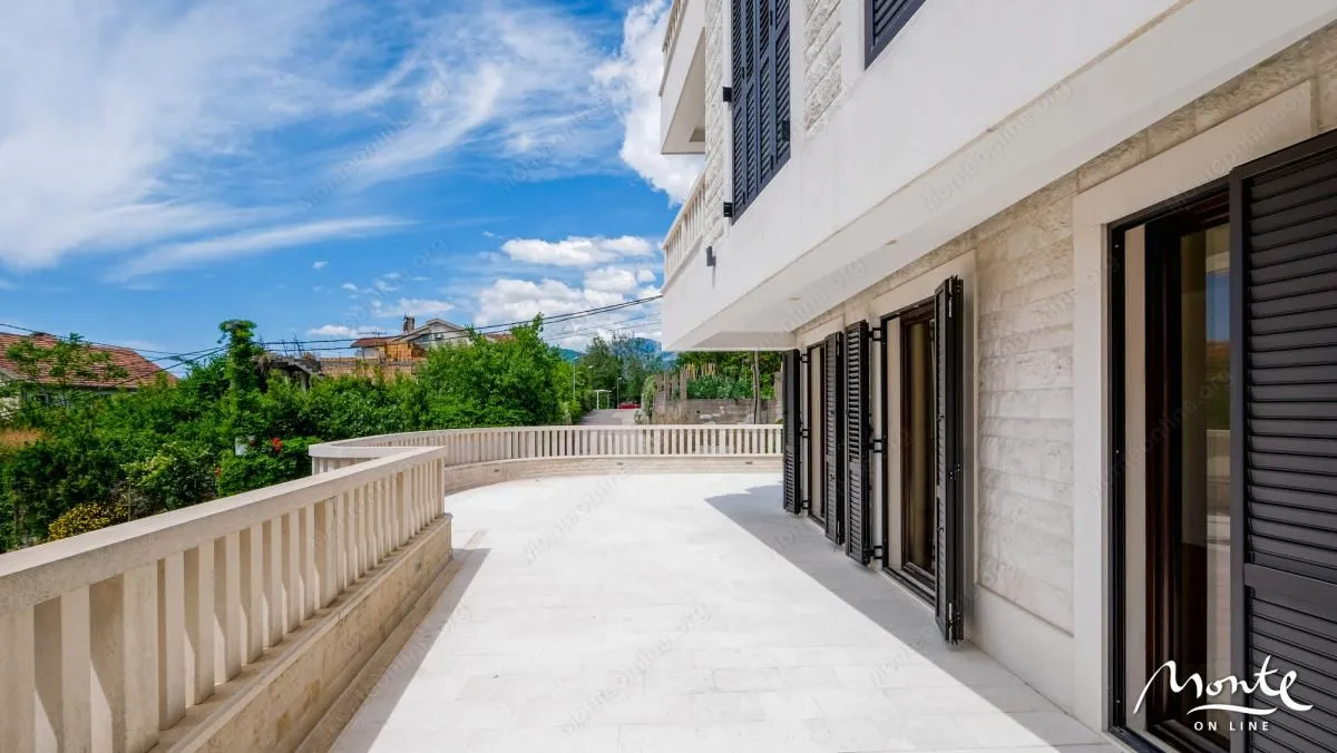Prodaja, jednosoban stan, 50m², Centar, Tivat