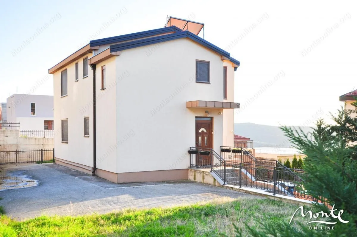 Prodaja, kuća, 176m², Kavač, Kotor