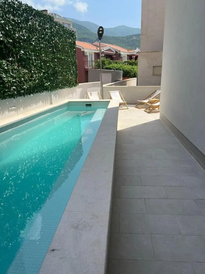 Sale, two bedroom apartment, 140m², Bečići, Budva