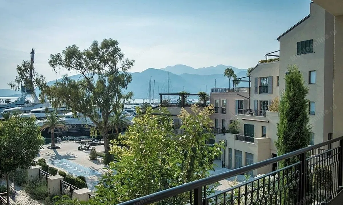 Prodaja, dvosoban stan, 111m², Tivat, Crna Gora