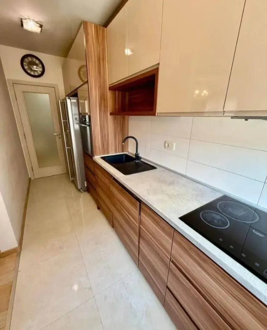 Izdavanje, trosoban stan, 100m², City Kvart, Podgorica