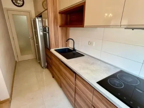 Izdavanje, trosoban stan, 100m², City Kvart, Podgorica - image 7