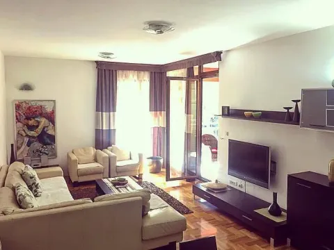 Rent, three bedroom apartment, 108m², Preko Morače, Podgorica - image 2