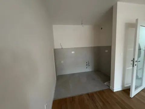 Izdavanje, jednosoban stan, 48m², Central Point, Podgorica - image 4