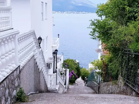 Prodaja, kuća, 300m², Tivat, Crna Gora - image 2