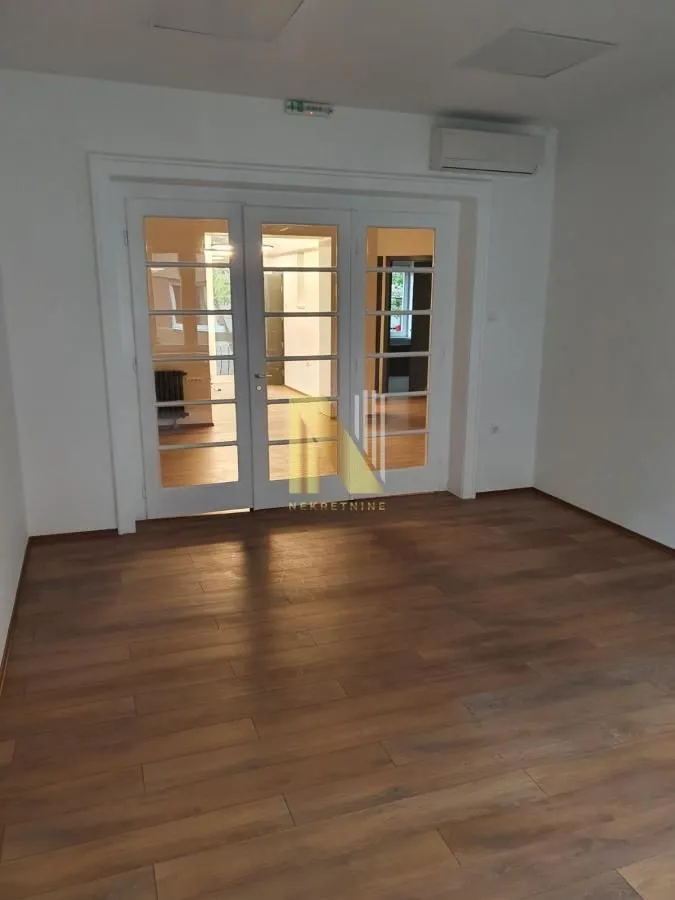 Rent, office space, 91m², Stari grad, Novi Sad
