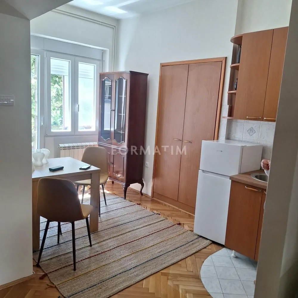 Rent, one bedroom apartment, 40m², Vračar Centar, Vračar Sve Podlokacije
