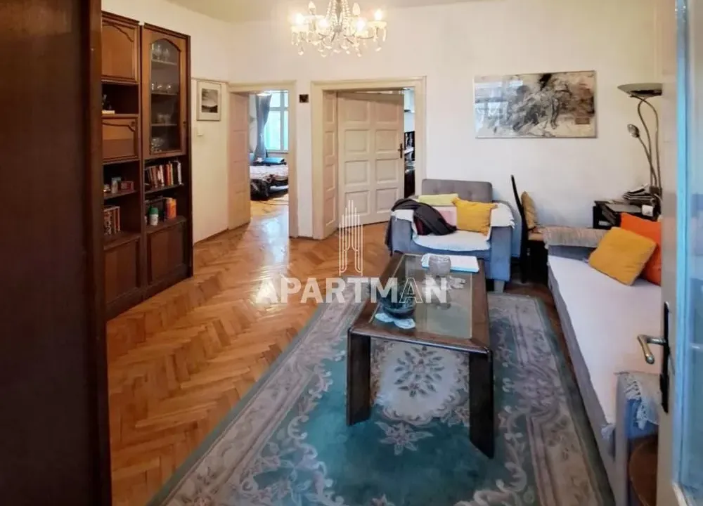 Sale, three bedroom apartment, 74m², Kalenić Pijaca, Vračar Sve Podlokacije