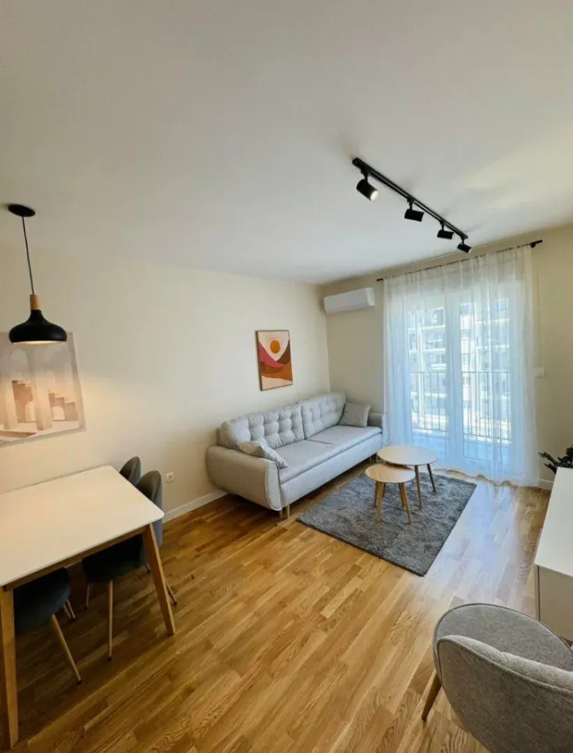 Rent, one bedroom apartment, 40m², Pobrežje, Podgorica