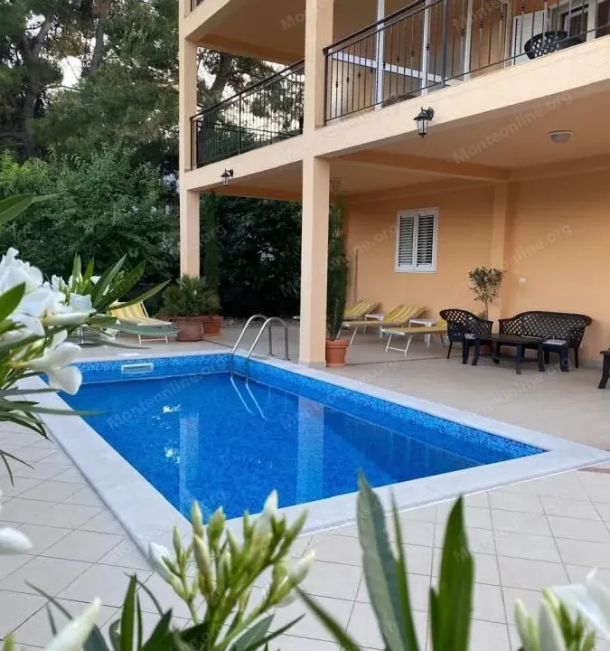 Prodaja, poslovni prostor, 388m², Radovići, Tivat