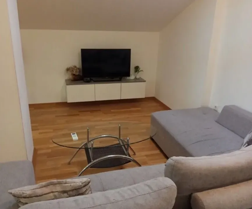 Izdavanje, jednosoban stan, 55m², Kava, Tivat