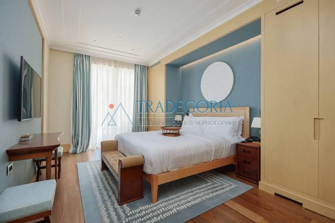 Prodaja, trosoban stan, 192m², Tivat, Crna Gora