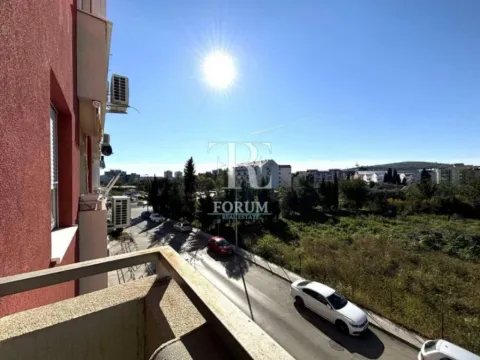 Rent, one bedroom apartment, 50m², Ljubović, Podgorica - image 11