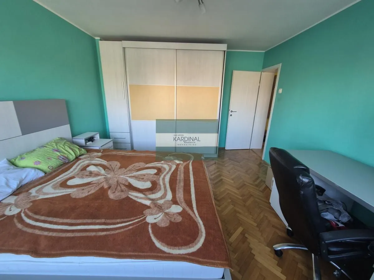Prodaja, trosoban stan, 73m², Centar, Jagodina