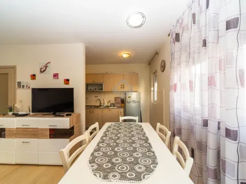 Izdavanje, dvosoban stan, 74m², City Kvart, Podgorica - image 4