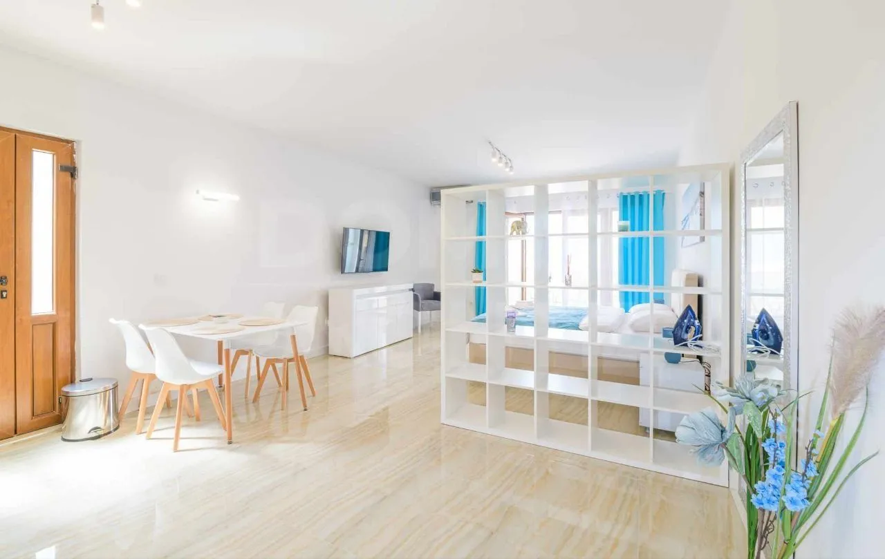 Rent, studio apartment, 52m², Tivat, Crna Gora