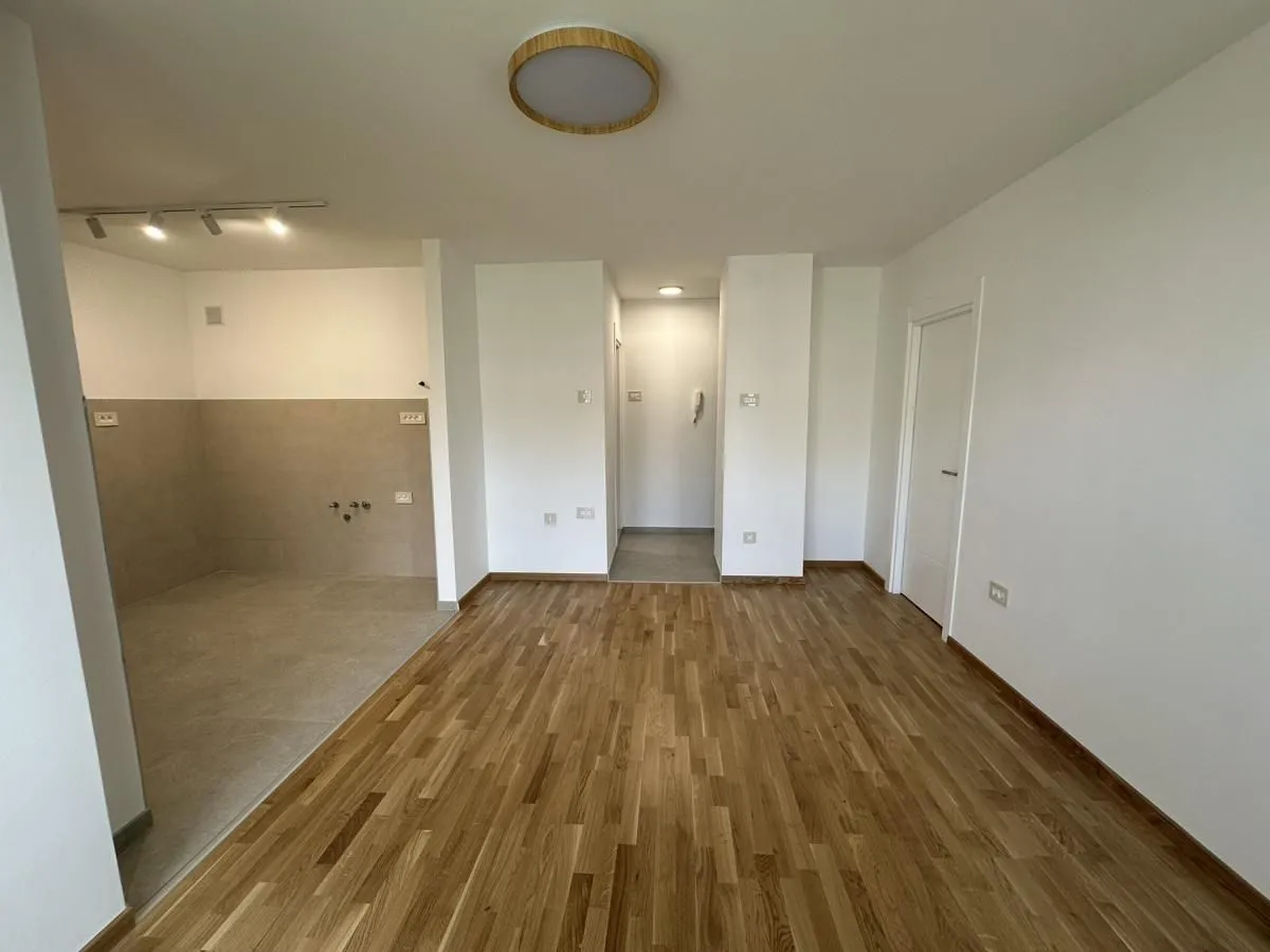 Prodaja, dvosoban stan, 49m², Rotkvarija, Novi Sad Sve Podlokacije