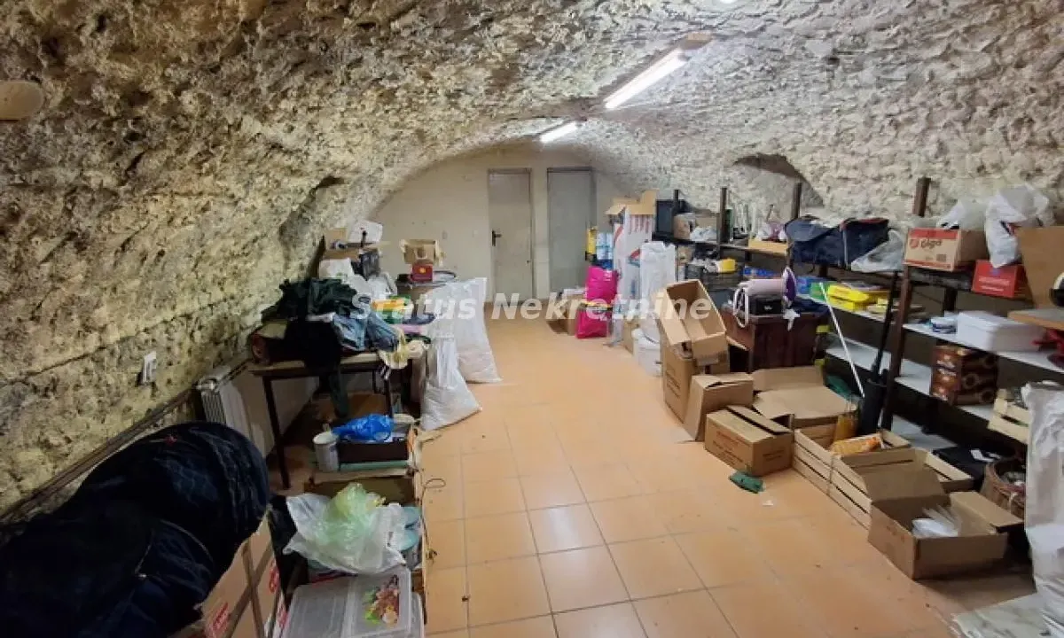 Prodaja, kuća, 156m², Futog, Novi Sad Sve Podlokacije