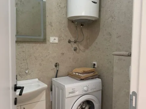 Izdavanje, jednosoban stan, 37m², Bonići, Tivat - image 3