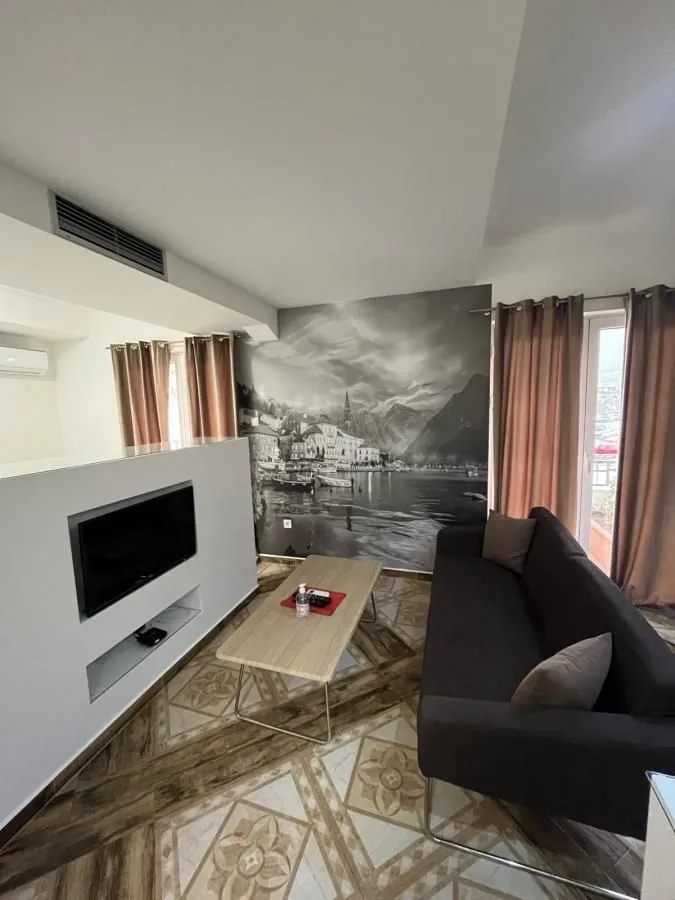 Sale, house, 600m², Dobrota, Kotor