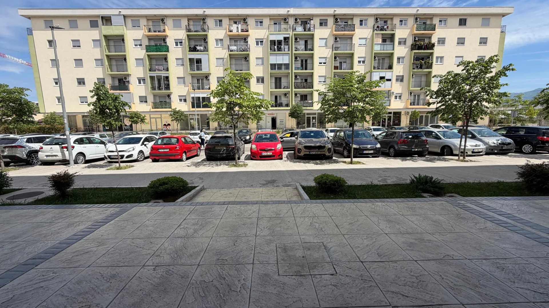 Rent, office space, 42m², Pobrežje, Podgorica