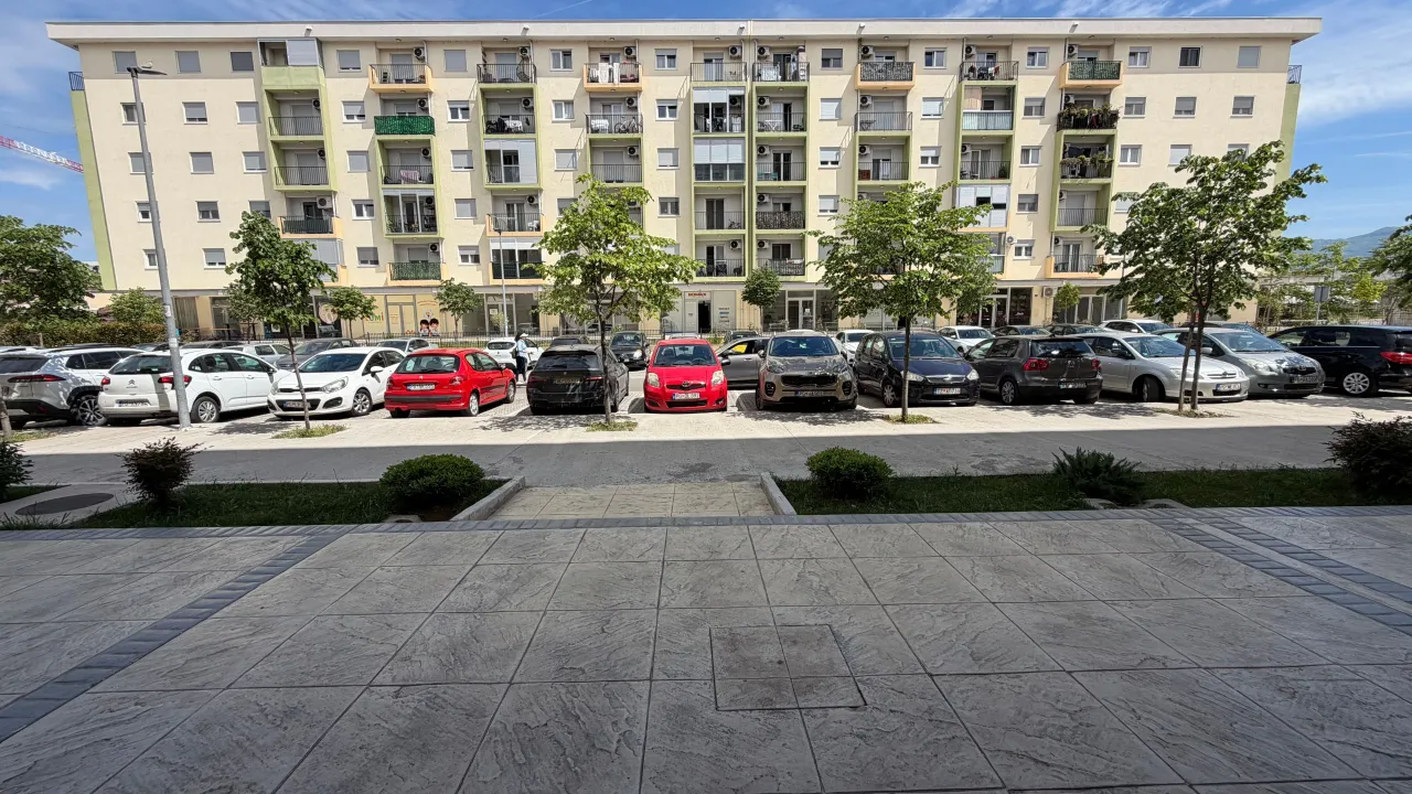 Rent, office space, 42m², Pobrežje, Podgorica