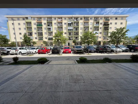Rent, office space, 42m², Pobrežje, Podgorica - image 1