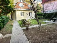 Izdavanje, kuća, 220m², Fon (Fon - Bilećka), Voždovac Sve Podlokacije - image 1