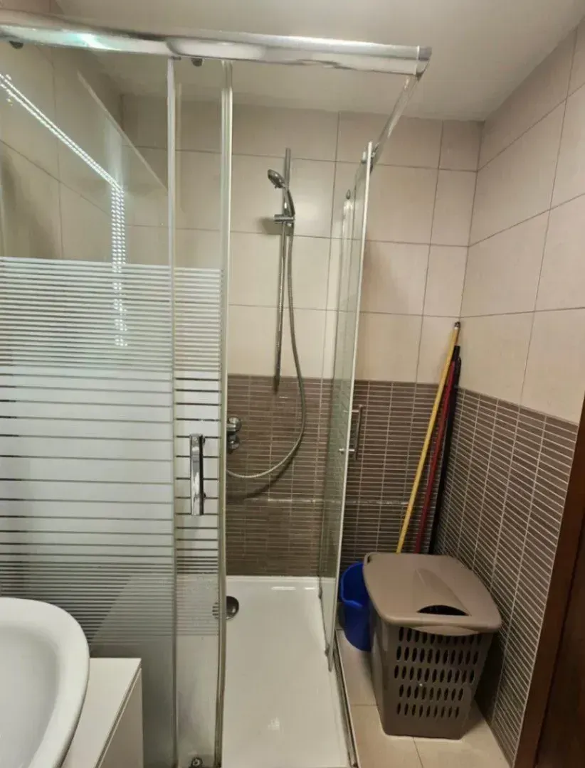 Izdavanje, jednosoban stan, 43m², Tološka šuma, Podgorica