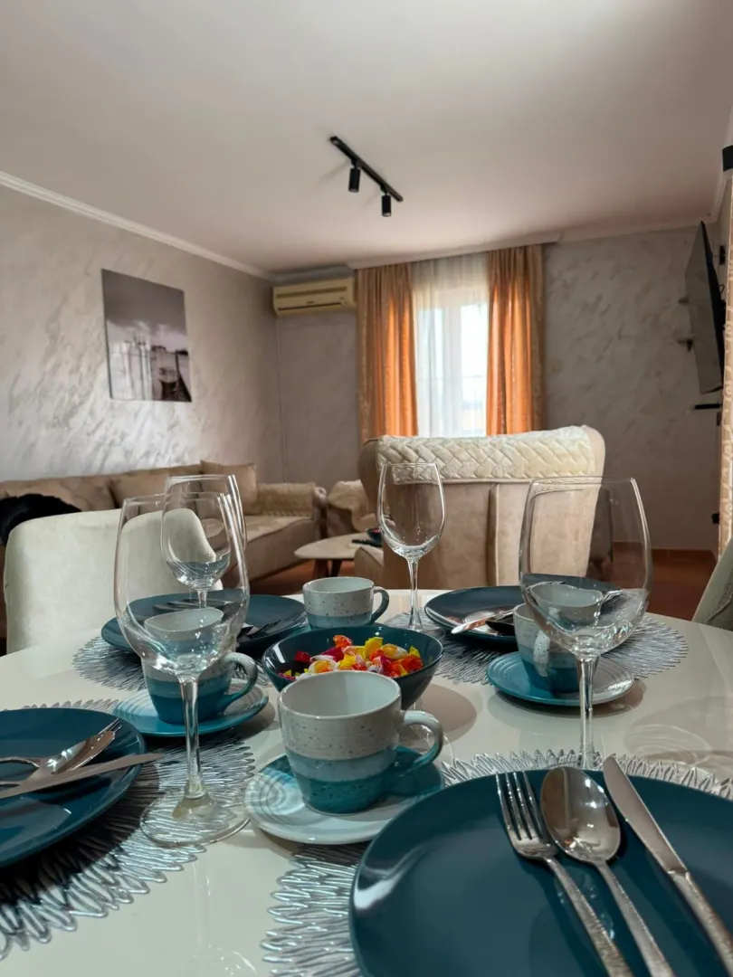 Rent, house, 200m², Gornja Gorica, Podgorica
