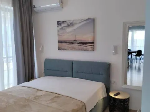 Rent, one bedroom apartment, 50m², Bečići, Budva - image 9