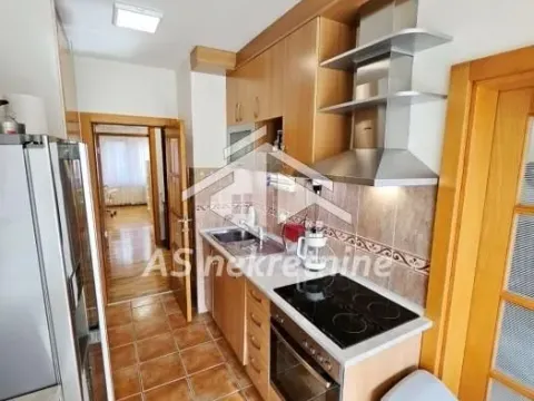 Izdavanje, trosoban stan, 80m², Stari Grad, Beograd - image 8