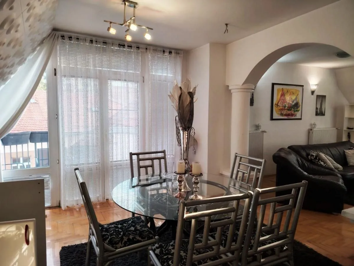 Izdavanje, trosoban stan, 90m², Centar, Niš