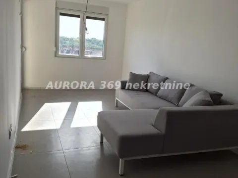 Rent, two bedroom apartment, 62m², Irig, Srbija - image 1