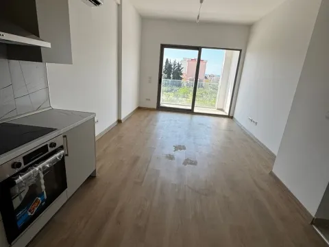 Prodaja, dvosoban stan, 72m², Centar, Bar - image 7
