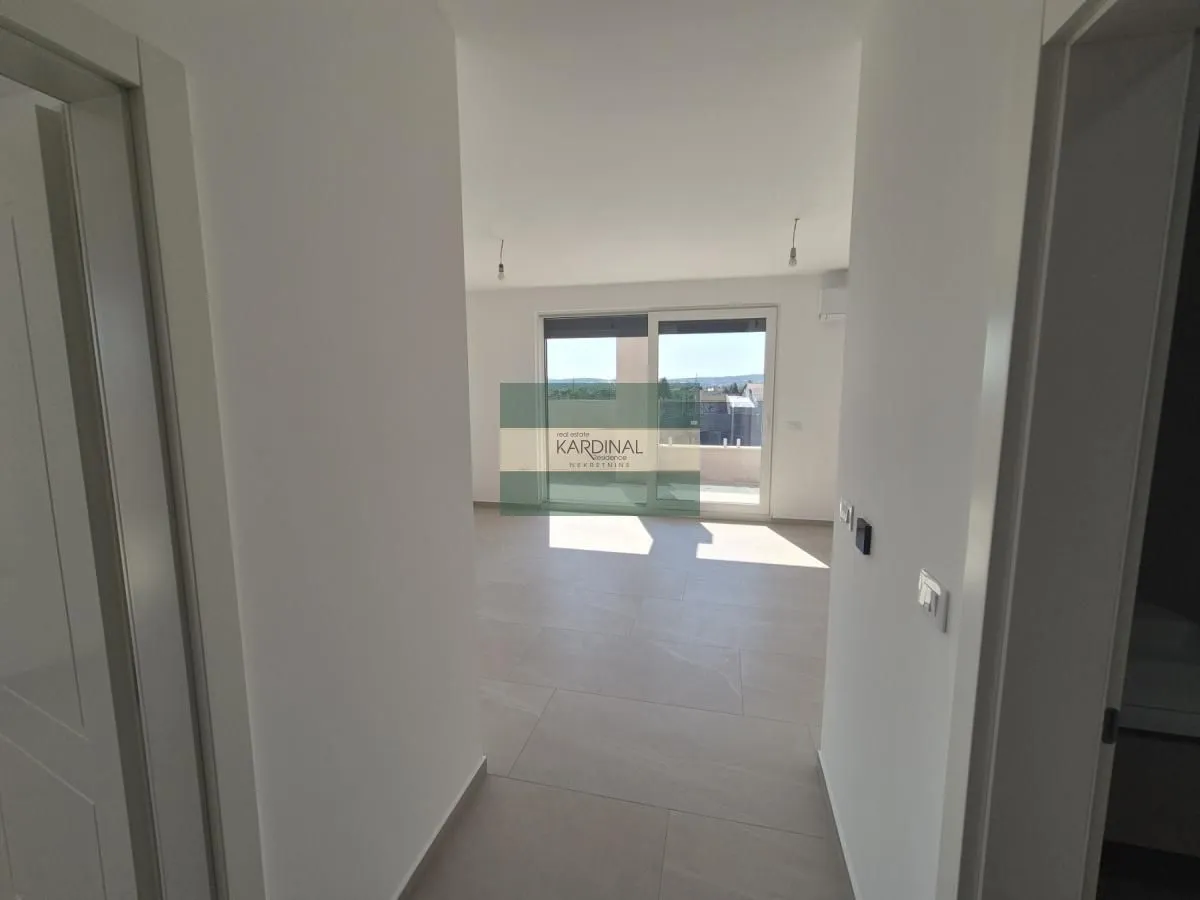 Prodaja, trosoban stan, 76m², Sarina Medja, Jagodina