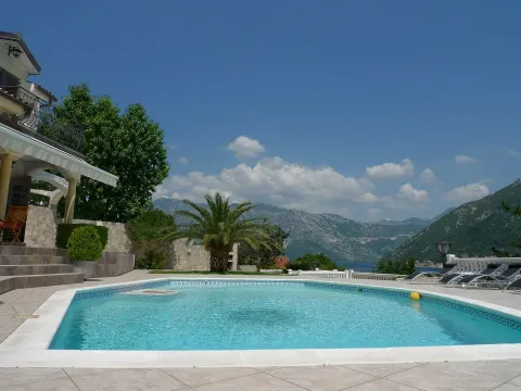 Rent, house, 278m², Stoliv, Kotor - image 6