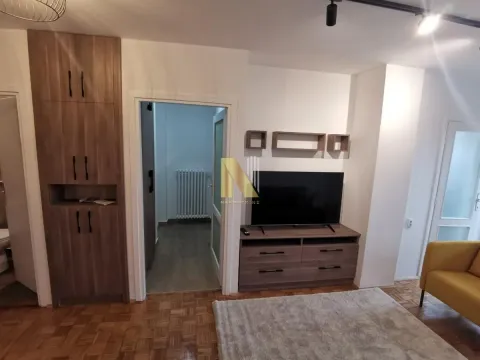 Izdavanje, dvosoban stan, 50m², Bulevar Oslobodjenja, Novi Sad Sve Podlokacije - image 3