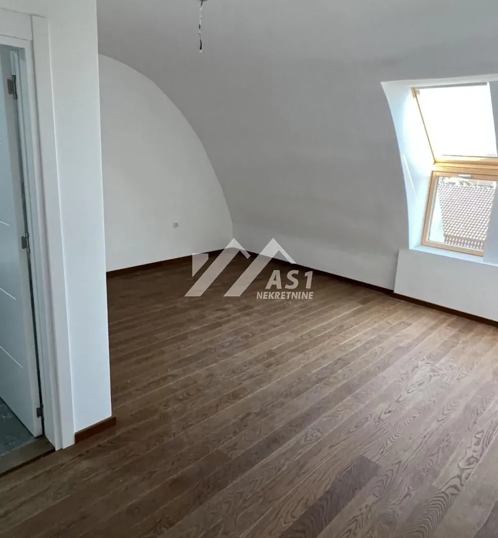 Prodaja, stan, 208m², Telep, Novi Sad Sve Podlokacije