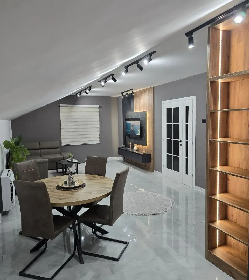 Izdavanje, dvosoban stan, 110m², Zagorič, Podgorica