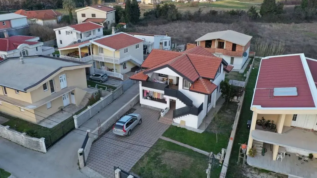Sale, house, 190m², Polje, Bar