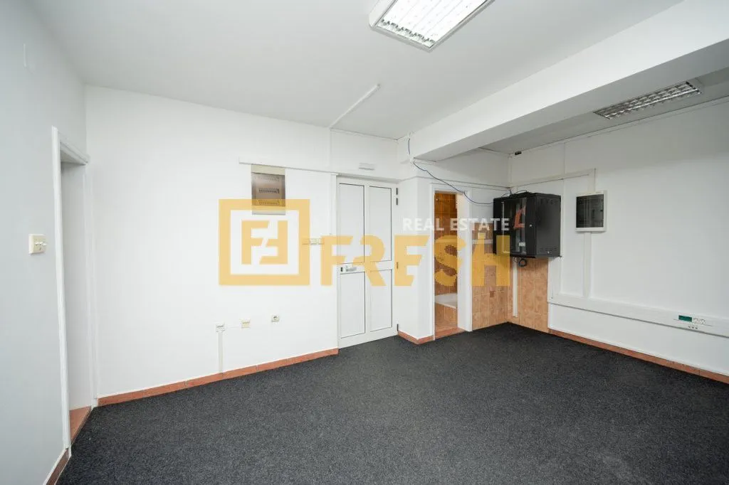Rent, office space, 1000m², Centar, Podgorica