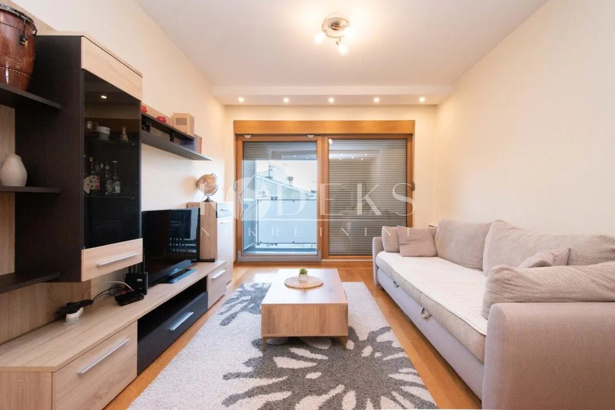 Izdavanje, jednosoban stan, 50m², Preko Morače, Podgorica