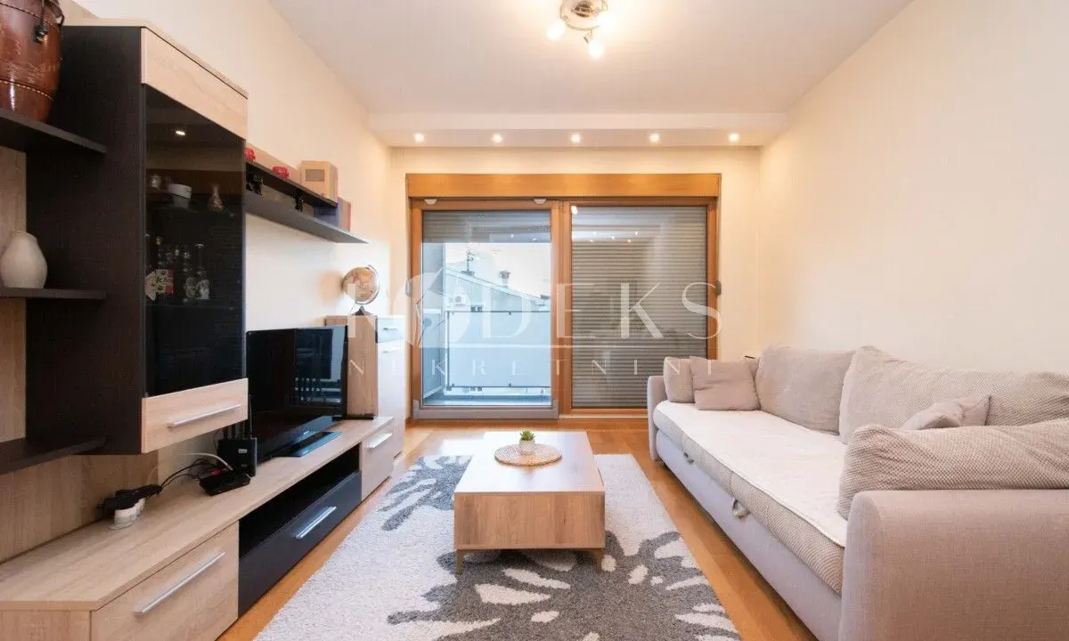 Izdavanje, jednosoban stan, 50m², Preko Morače, Podgorica