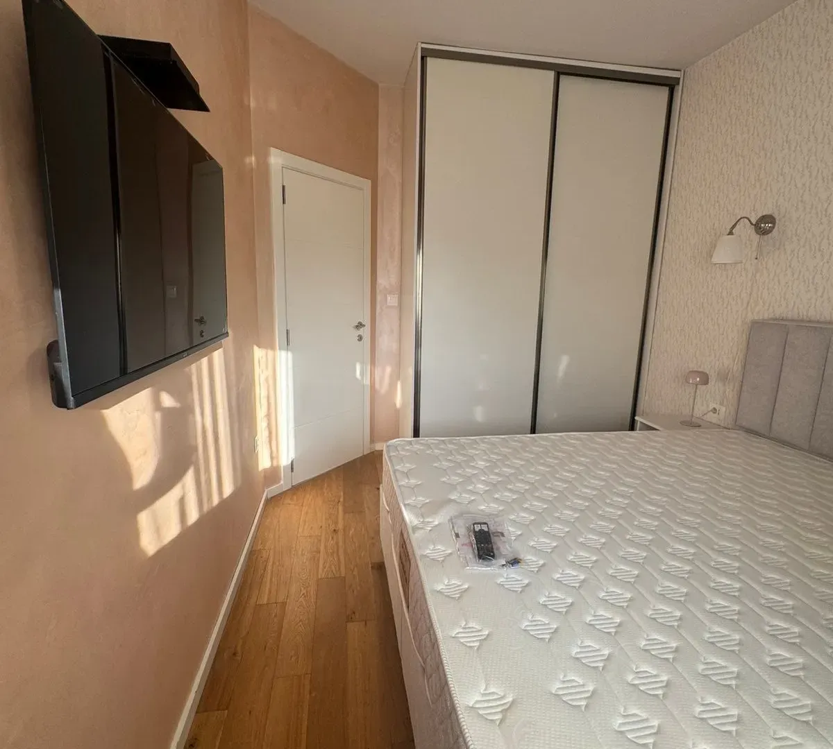 Izdavanje, jednosoban stan, 47m², Pod Goricom, Podgorica